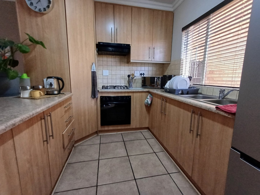 2 Bedroom Property for Sale in Langenhovenpark Free State